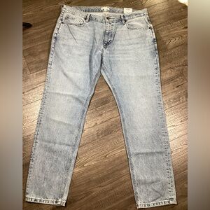 Sun +Stone Mens Wash Blue Jeans Slim Through Hip & Thigh size 40 NWT
